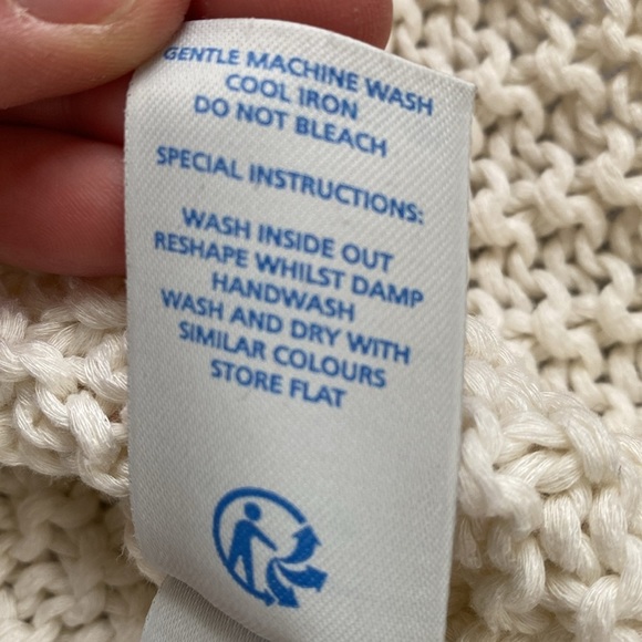 Boden chunky cream knit sweater with quarter length sleeves. - Picture 8 of 11